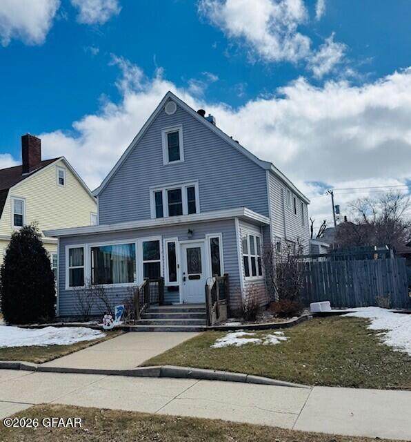 310 7TH Street - Photo 1