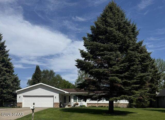 913 James Avenue - Photo 1