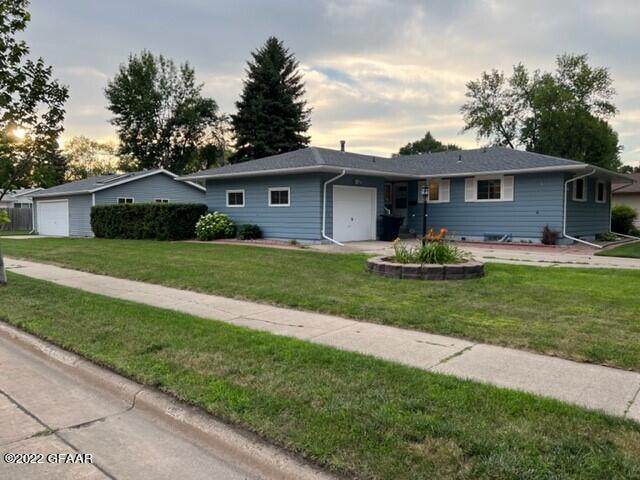 2720 10TH Street - Photo 1