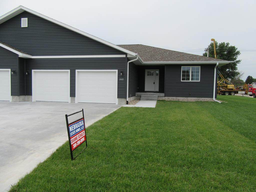 203 Green St - Photo 1