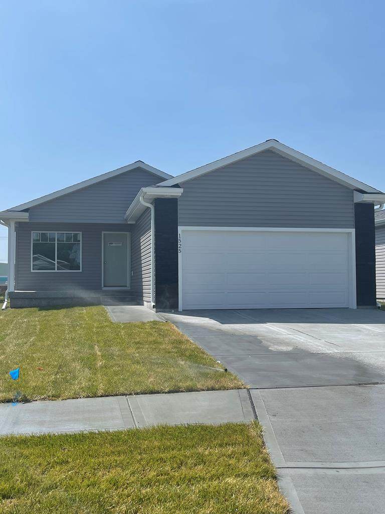 1525 5th St - Photo 1