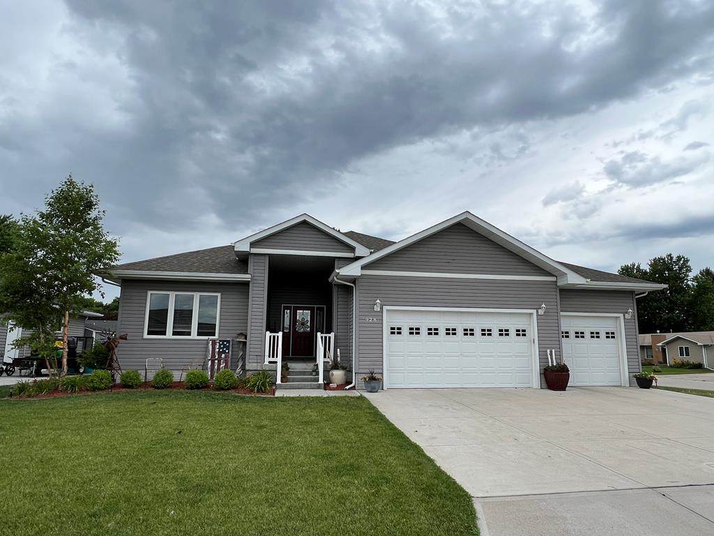 928 Sun Valley Pl - Photo 1