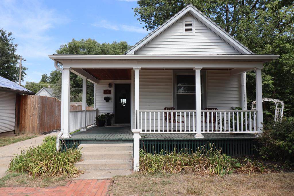 227 5th Street - Photo 1