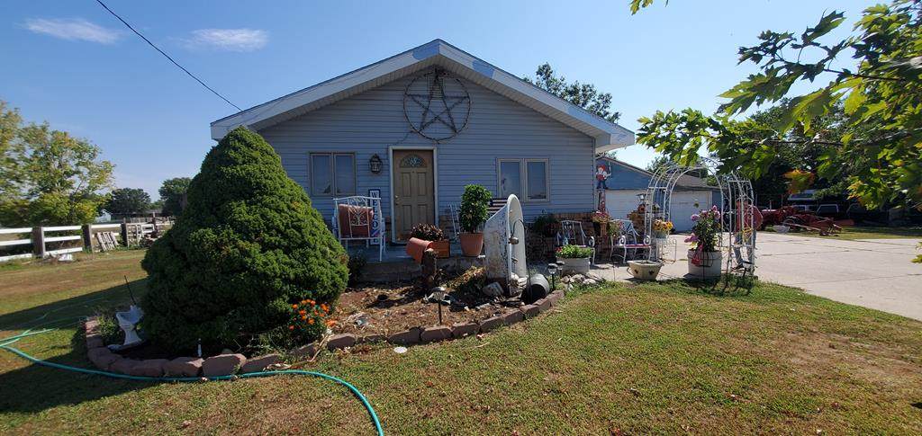 1121 Webb Rd - Photo 1