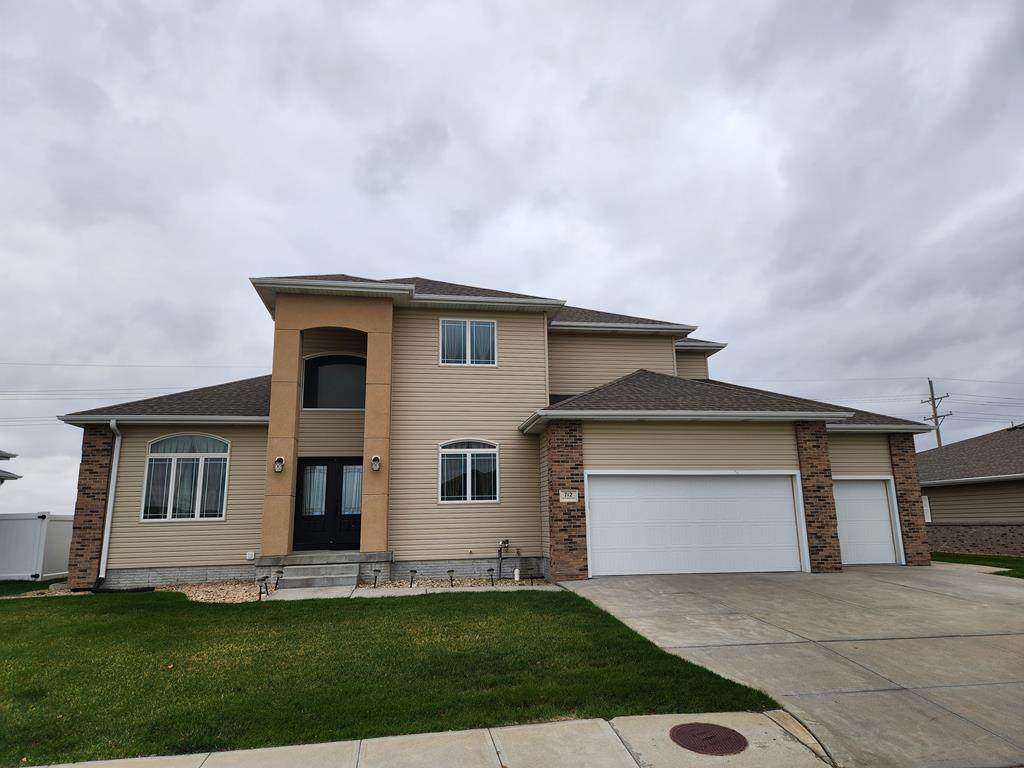 712 Stonewood Ave - Photo 1