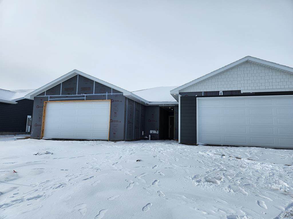 552 Kenneth Dr - Photo 1