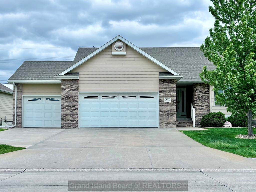 405 Rosewood Circle - Photo 1