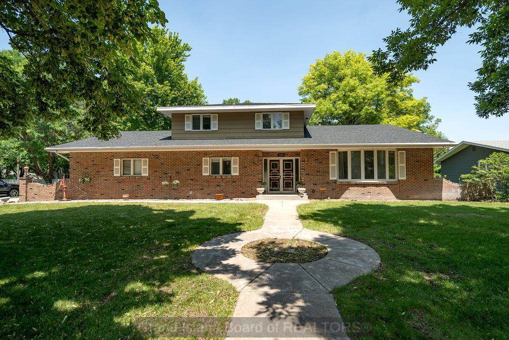 1316 Grand Ave - Photo 1