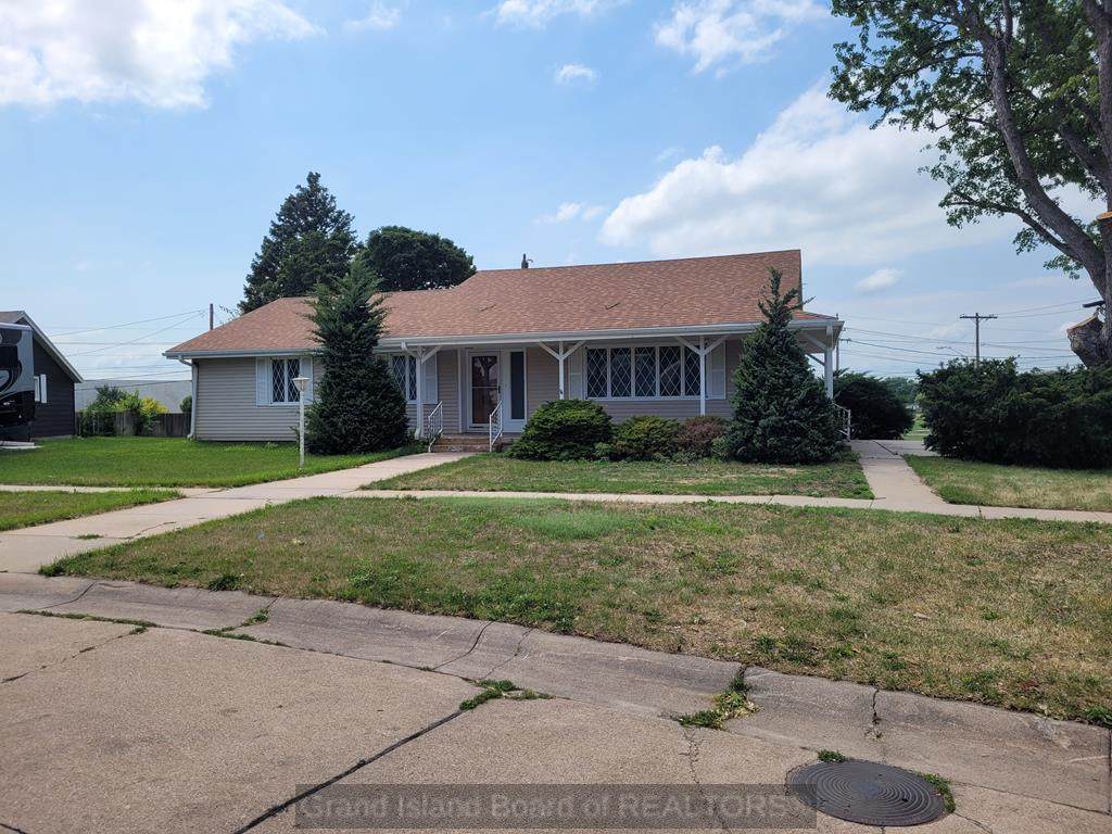 401 Sunset Drive - Photo 1