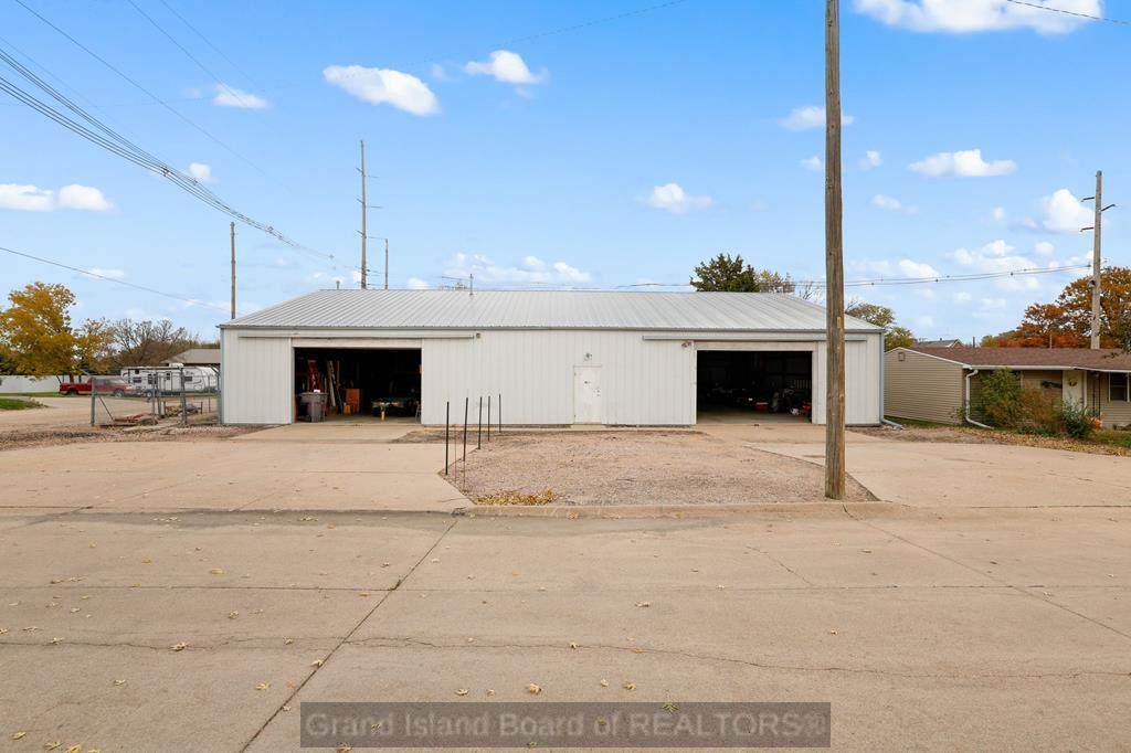 1620-22 Hastings Avenue - Photo 1