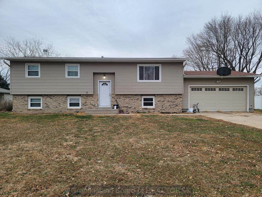 2847 Roselawn Drive - Photo 1