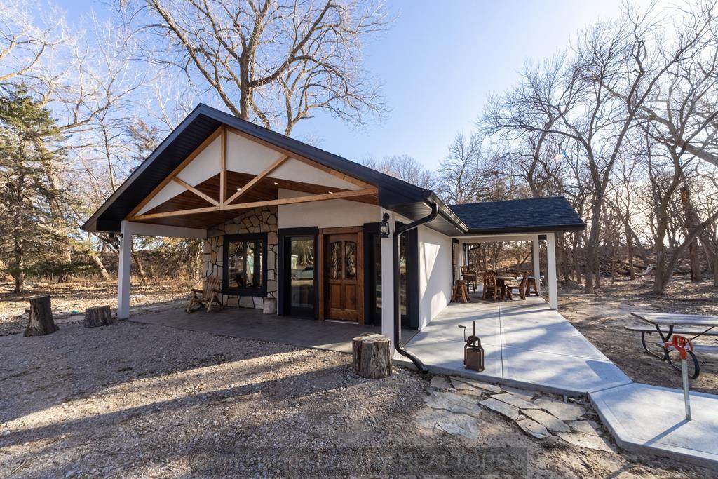 704 Cottonwood Trail - Photo 1