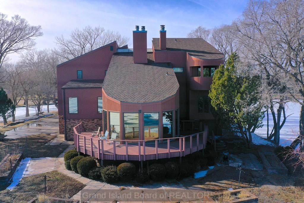 225 Lakeside Dr - Photo 1