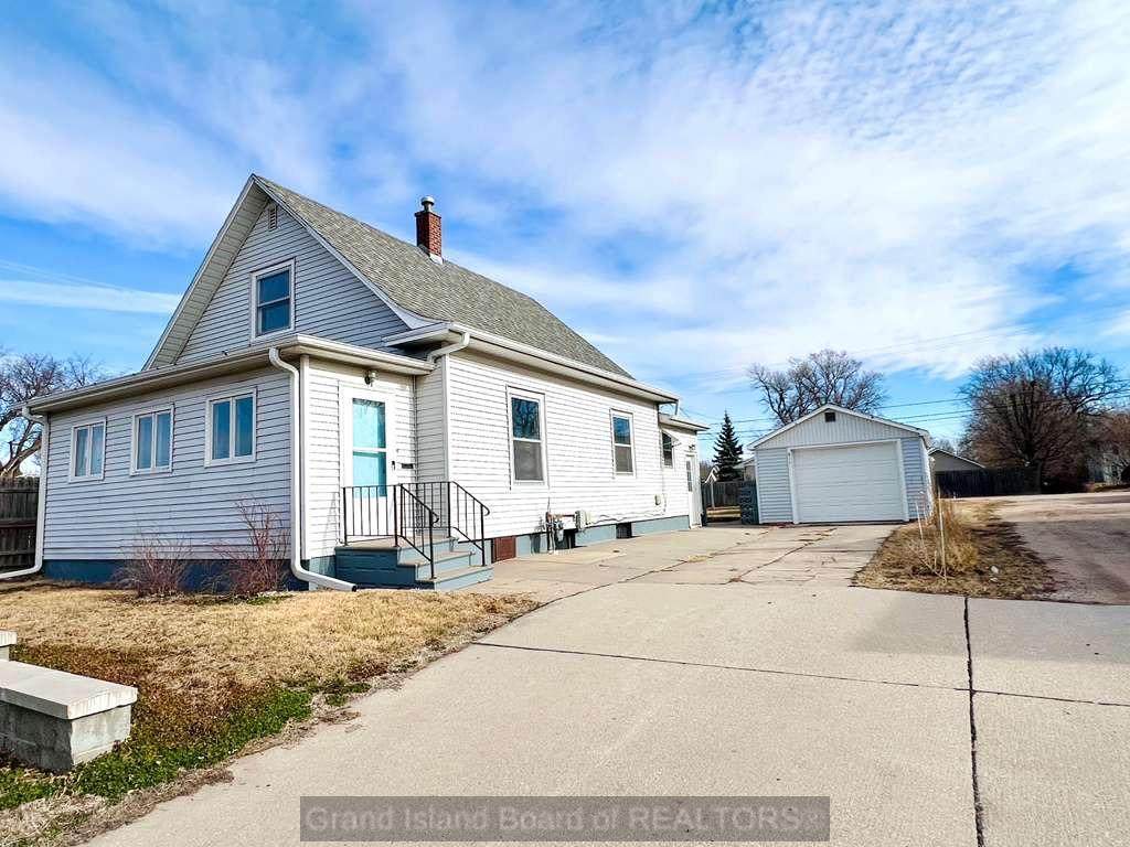 611 Burlington Avenue - Photo 1