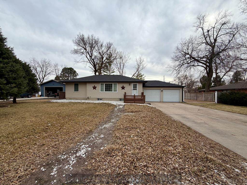 2509 Park Dr - Photo 1