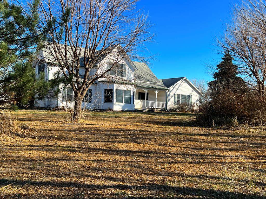 1438 Q Road - Photo 1