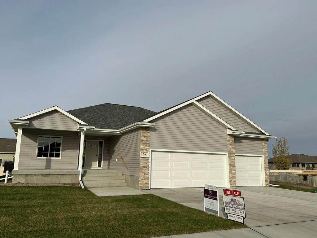 1612 Stonewood Ave - Photo 1