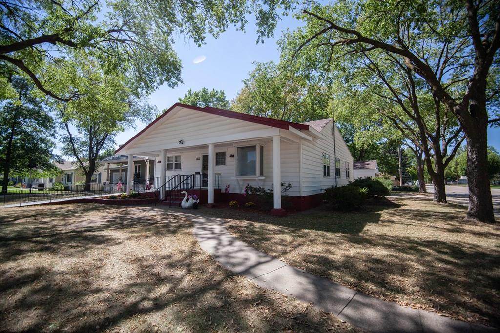 1732 Huston Ave - Photo 1