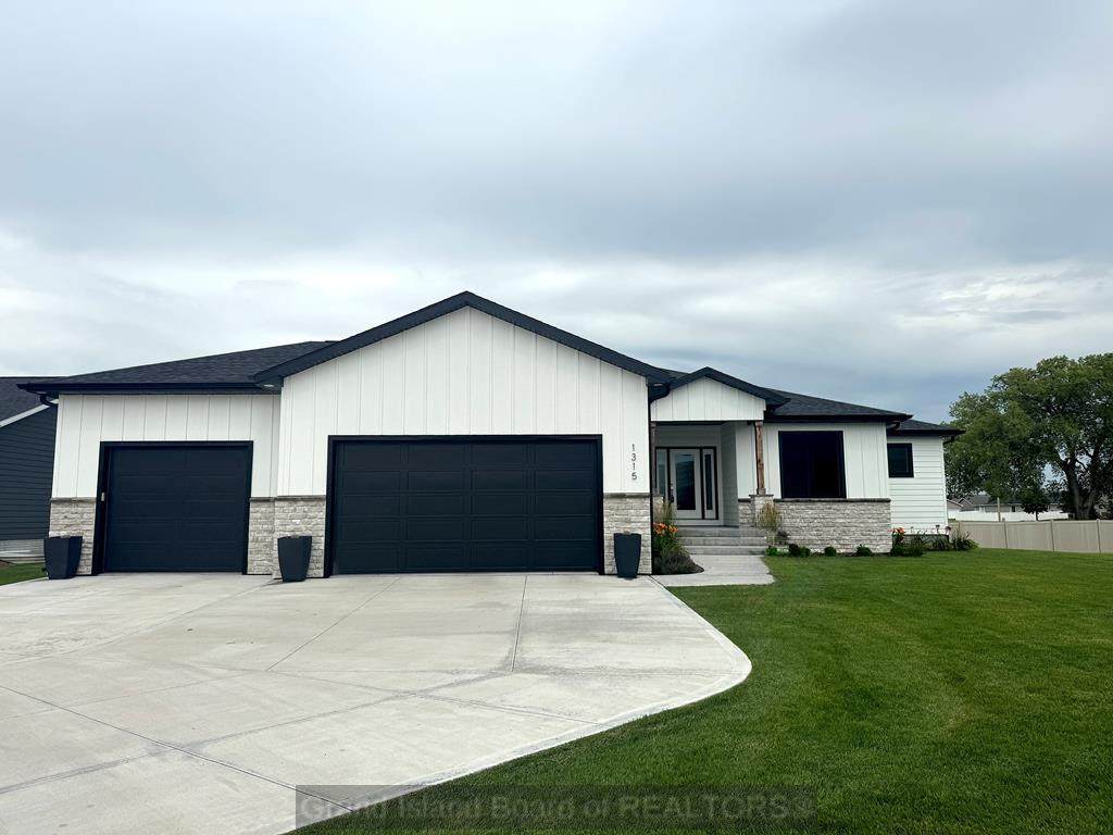 1315 Diamond Dr - Photo 1