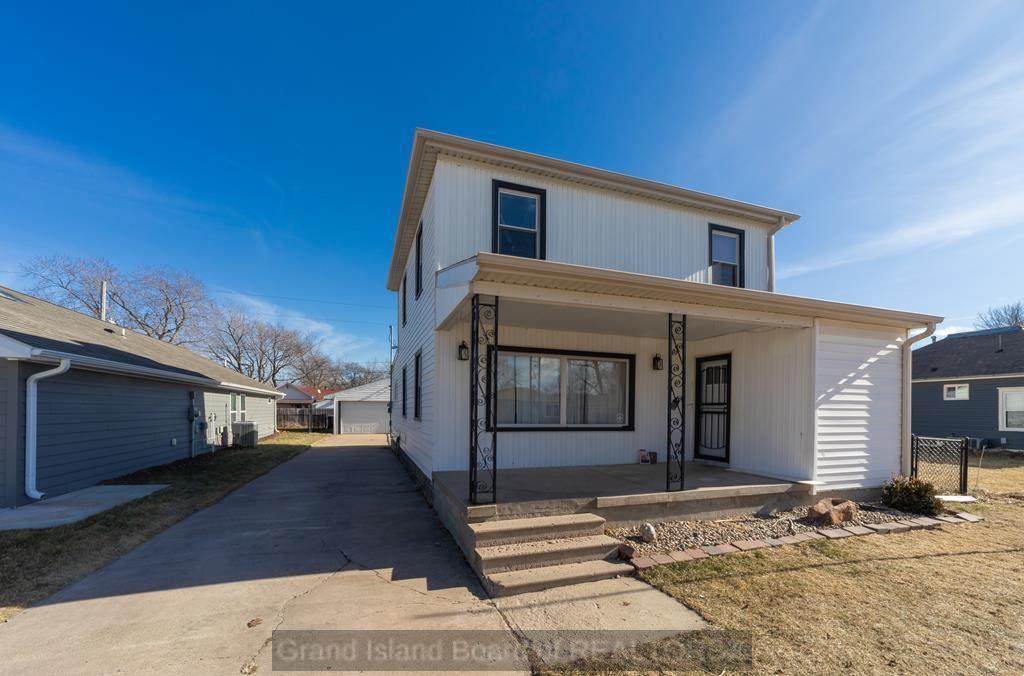 411 Grace Avenue - Photo 1