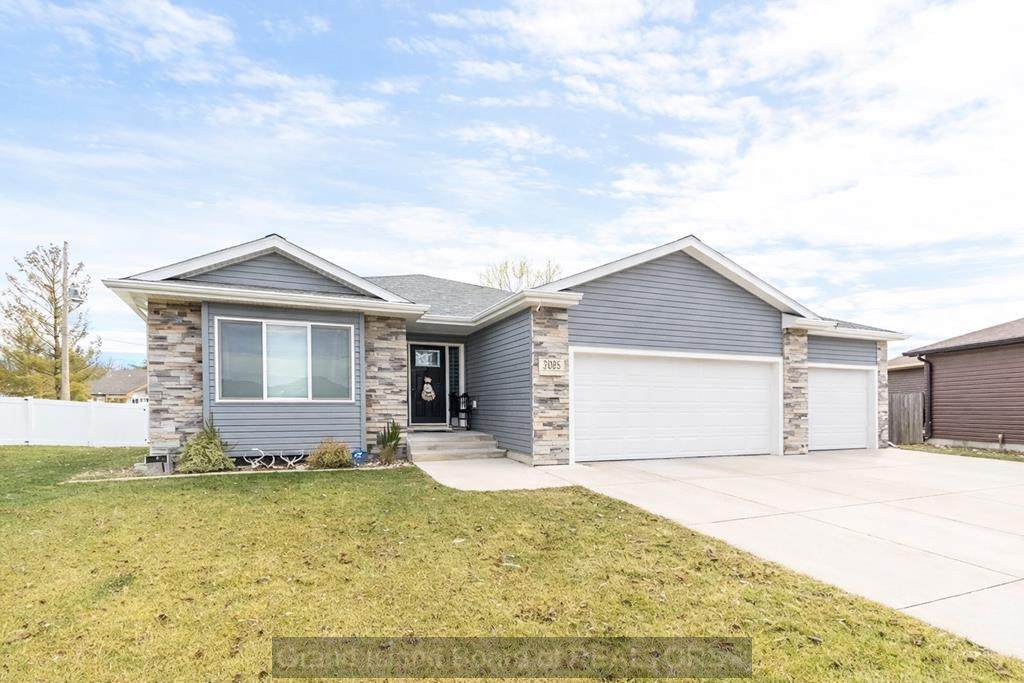 4095 Pennsylvania Ave. - Photo 1