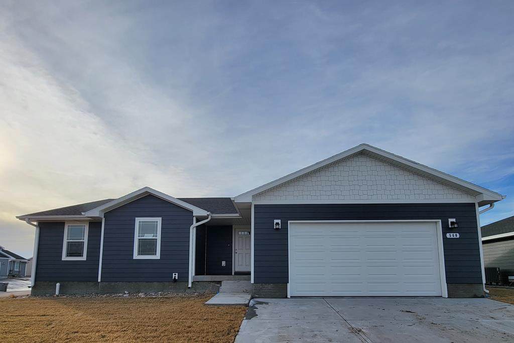560 Kenneth Dr - Photo 1