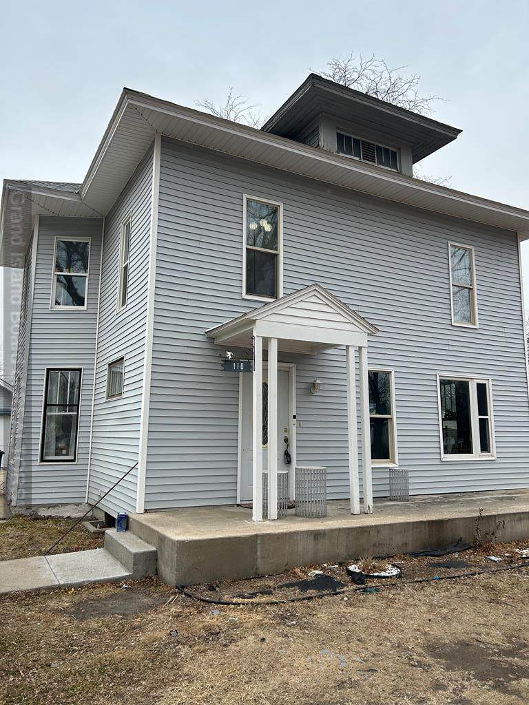 110 9th St - Photo 1