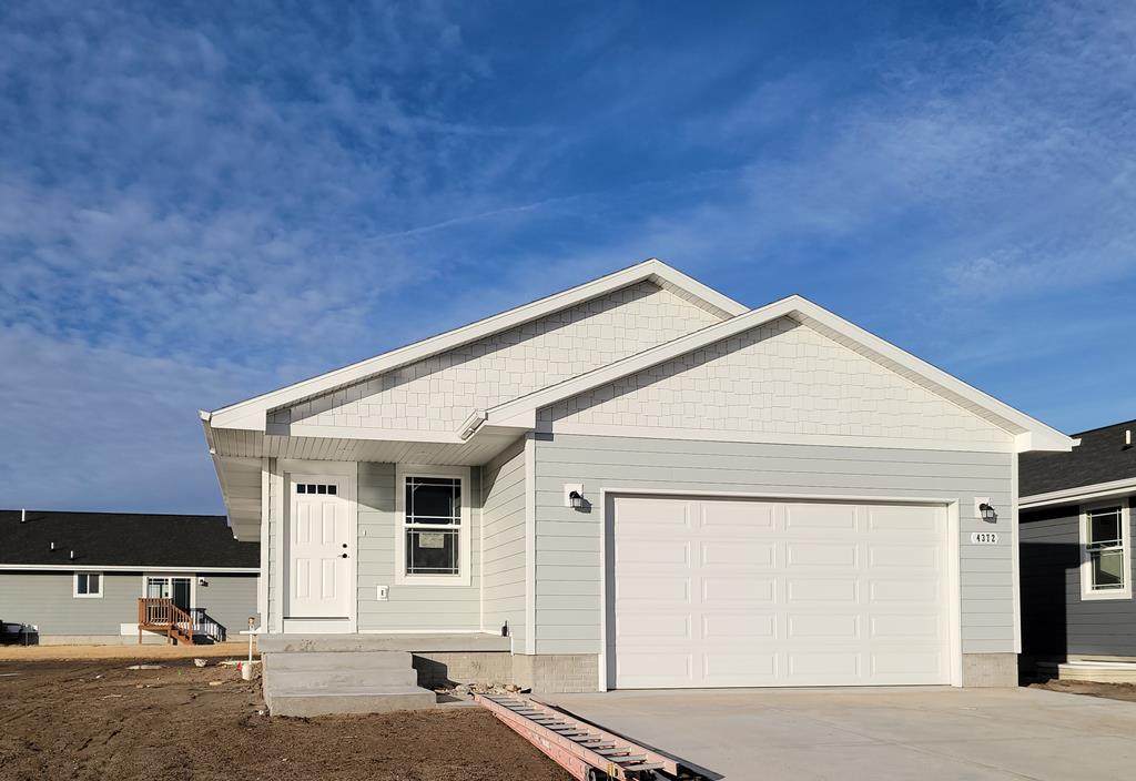4372 Dawn St - Photo 1