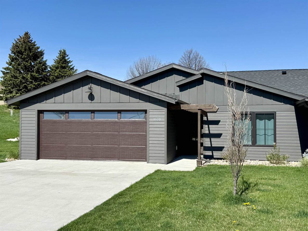 1570 Blaine's Way - Photo 1