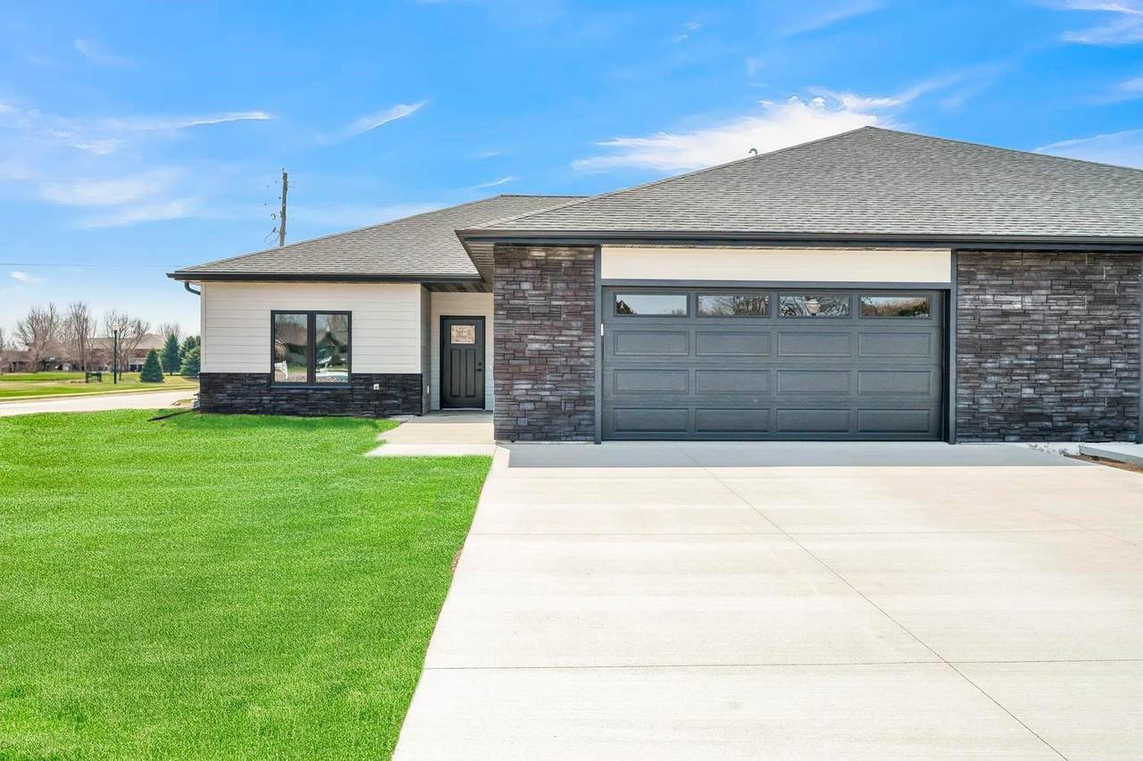 3134 Spruce Court - Photo 1