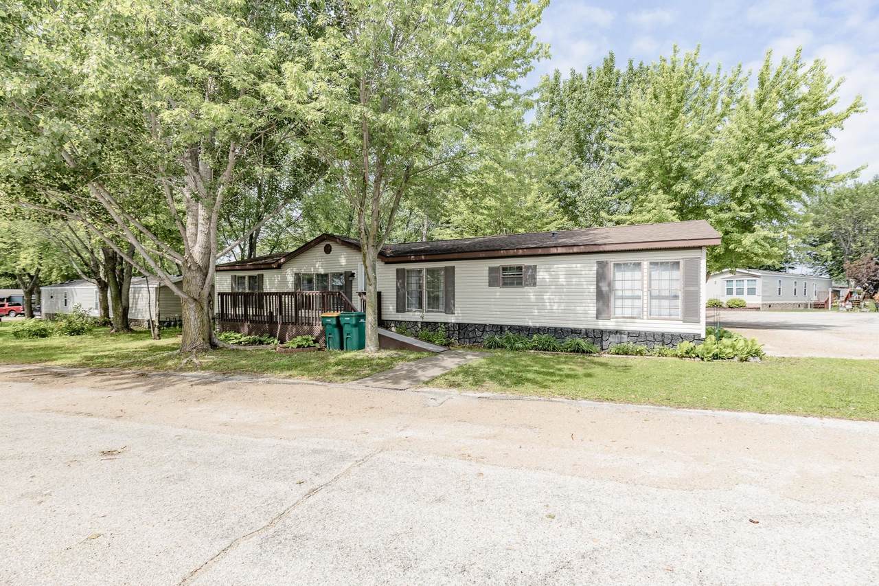 806 28th St - Photo 1