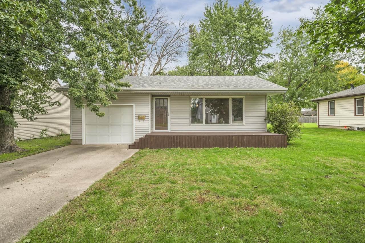 1308 L Avenue - Photo 1
