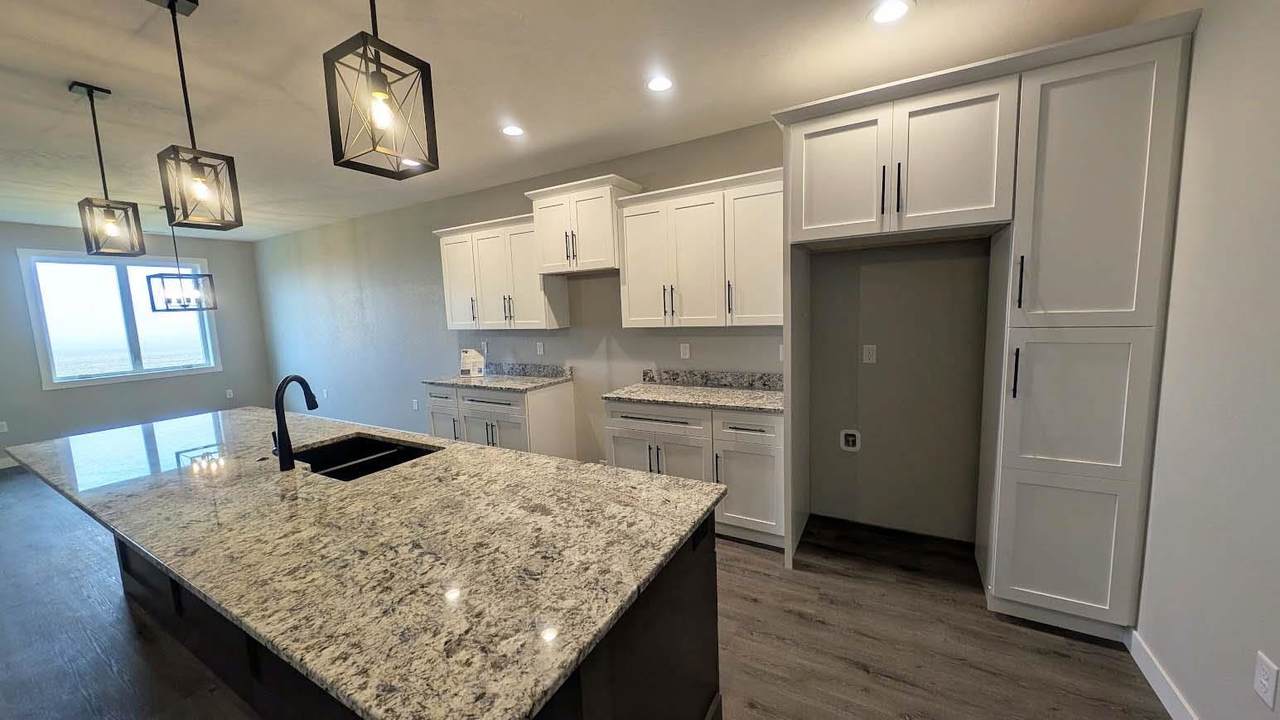 507 25th St. Sw - Photo 1