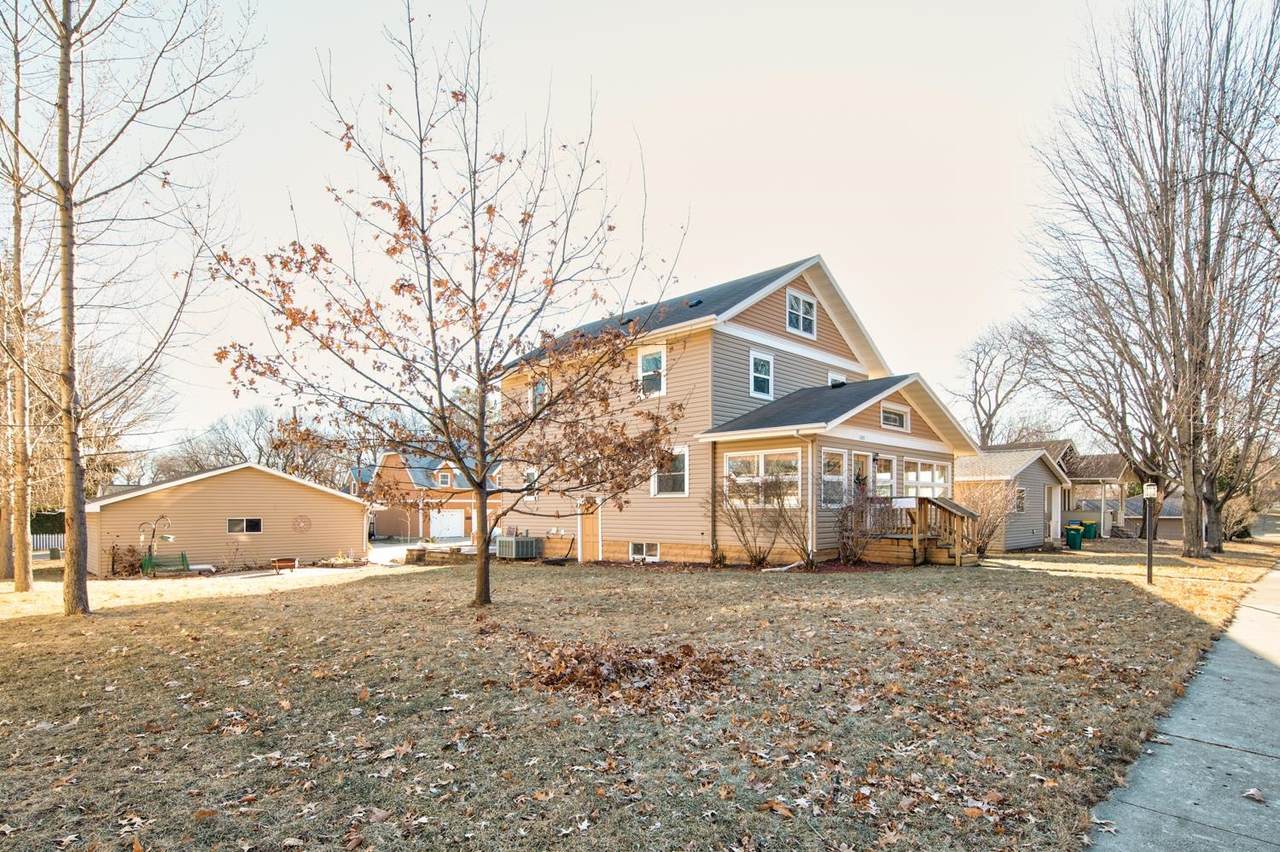 1205 Ithaca Avenue - Photo 1