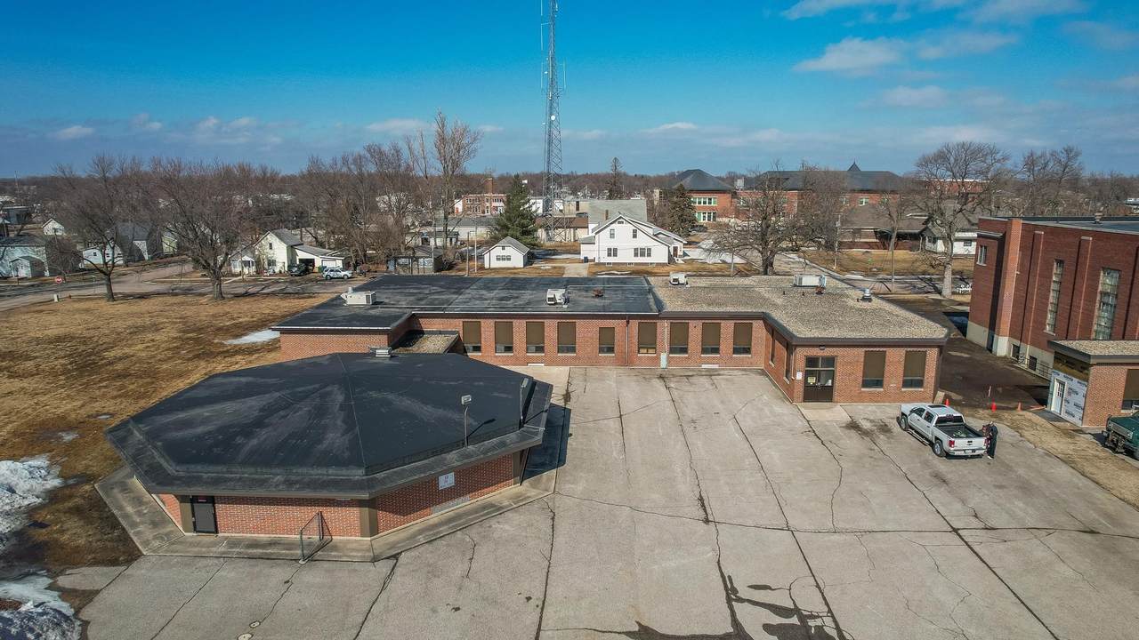 905 20th Street - Photo 1