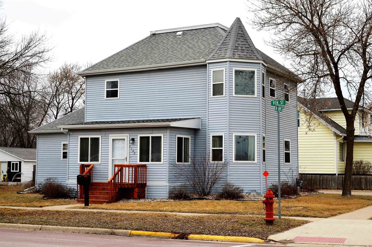 1102 9th Street - Photo 1