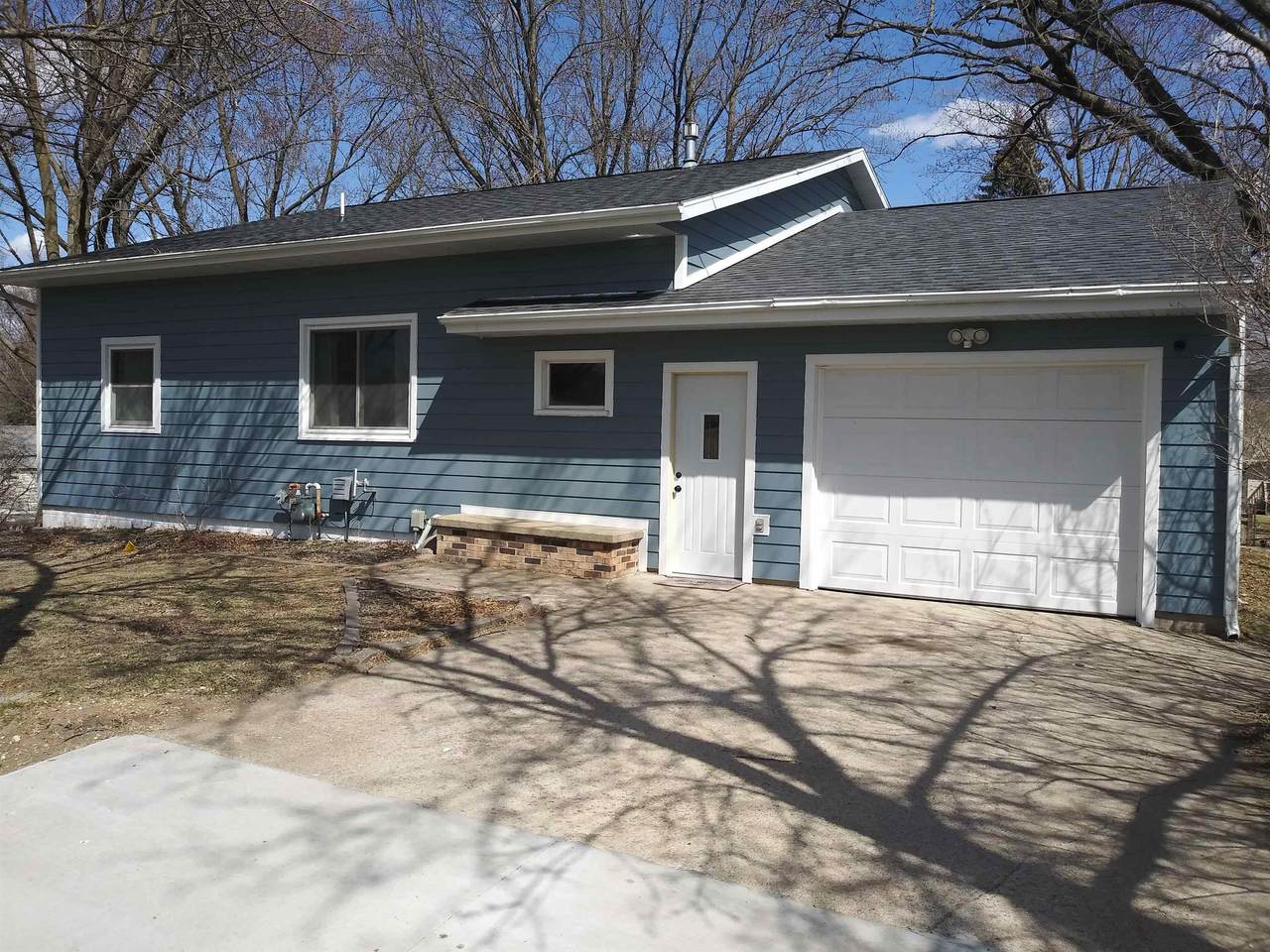 2403 Erie Avenue - Photo 1