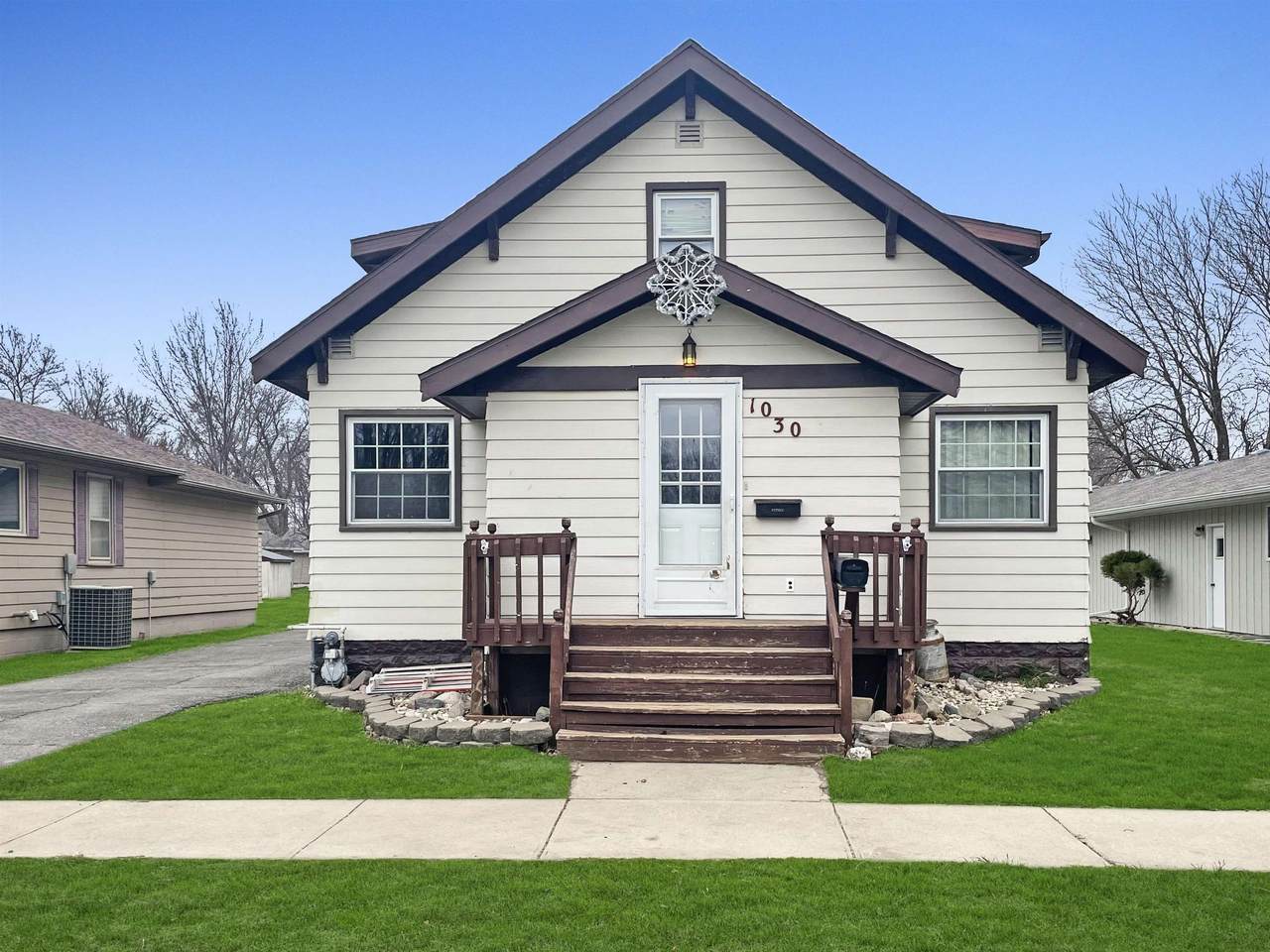 1030 6th Street - Photo 1