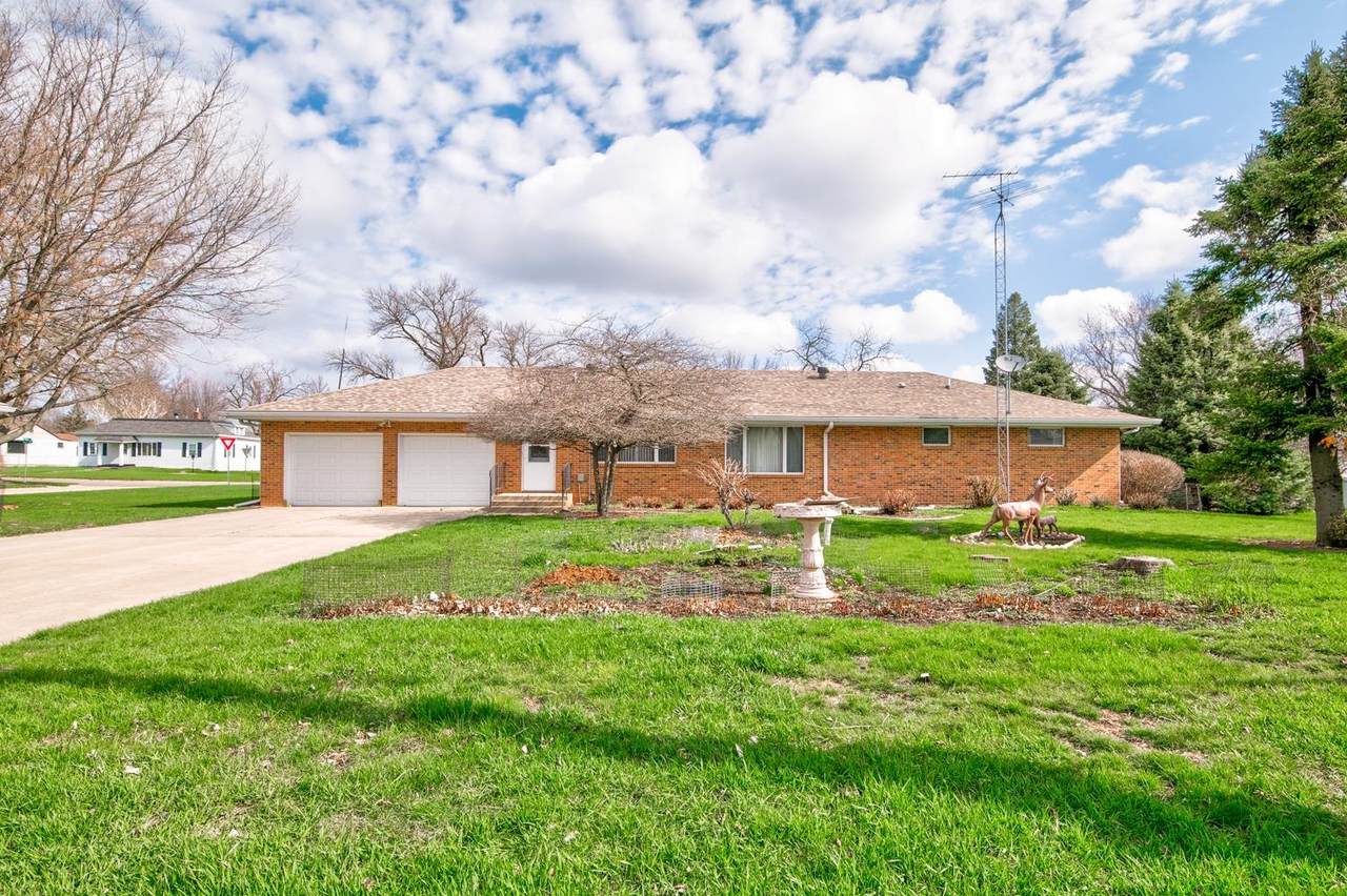 15 Maple Avenue - Photo 1