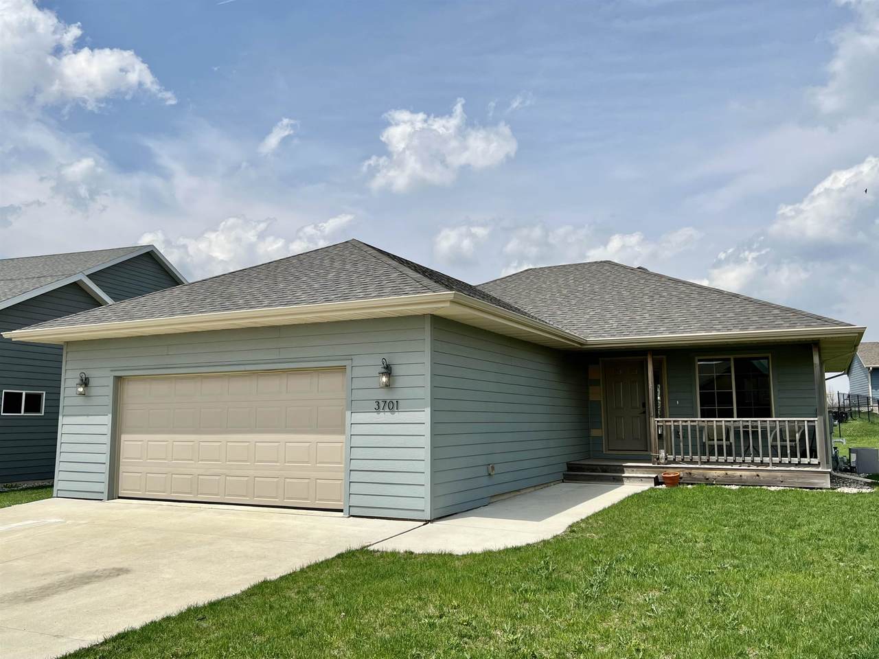 3701 Keokuk Avenue - Photo 1