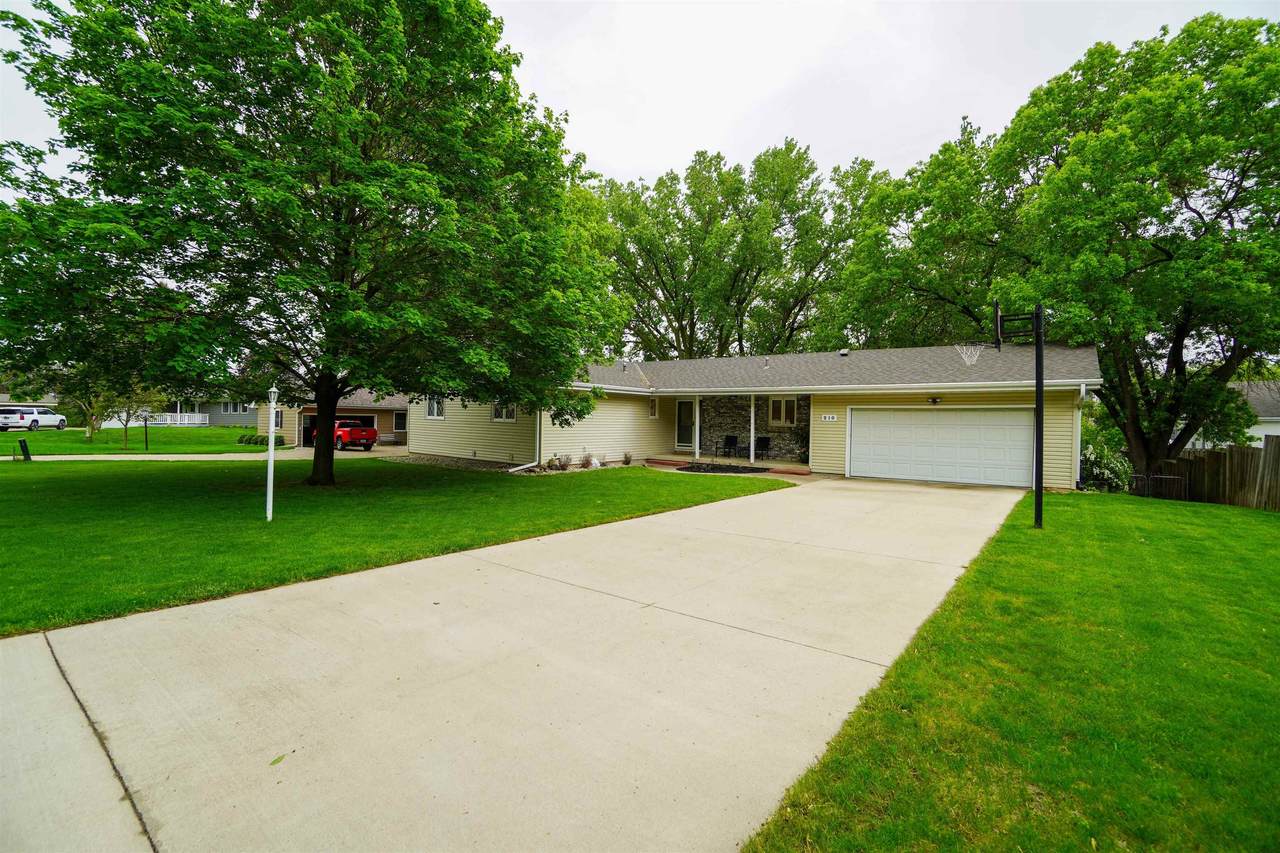 210 Vista Court - Photo 1