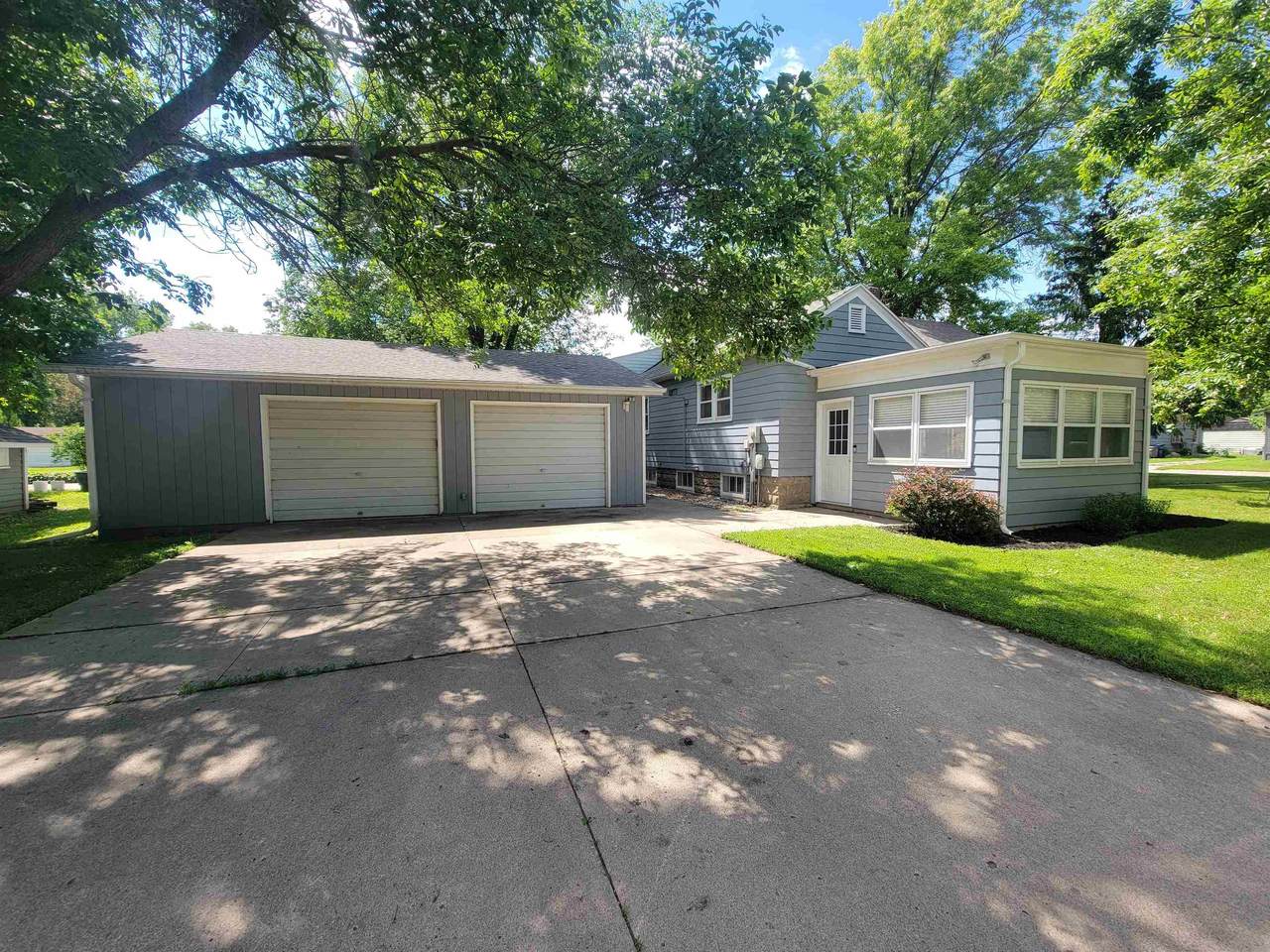522 11Th Street - Photo 1