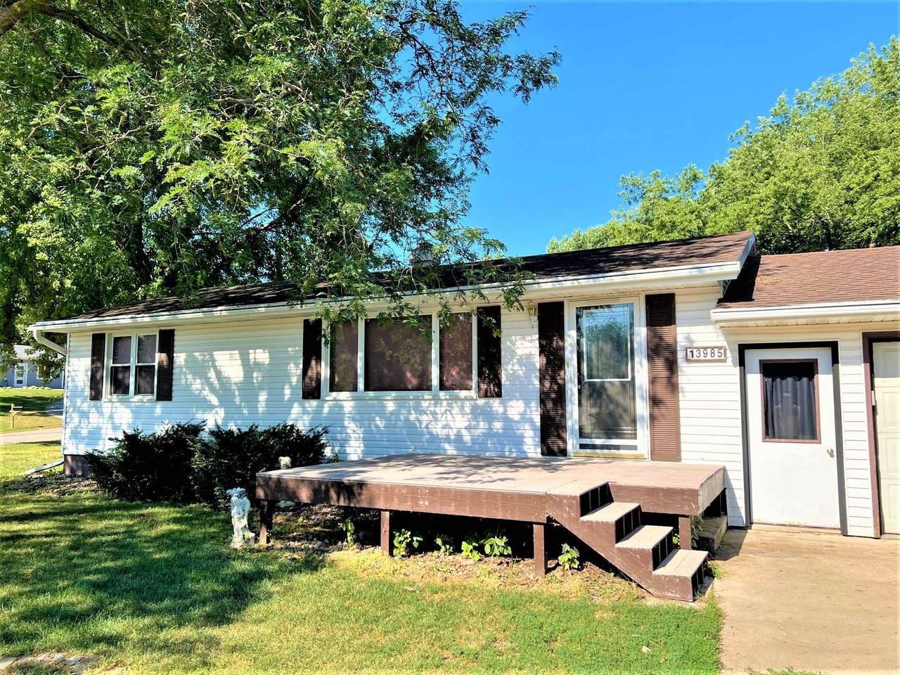 13985 Sunset Drive - Photo 1