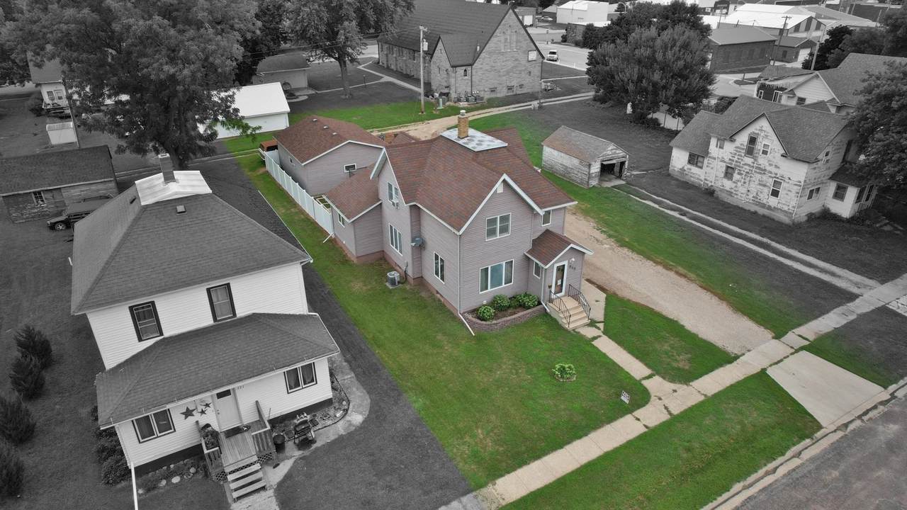 215 Oak Street - Photo 1