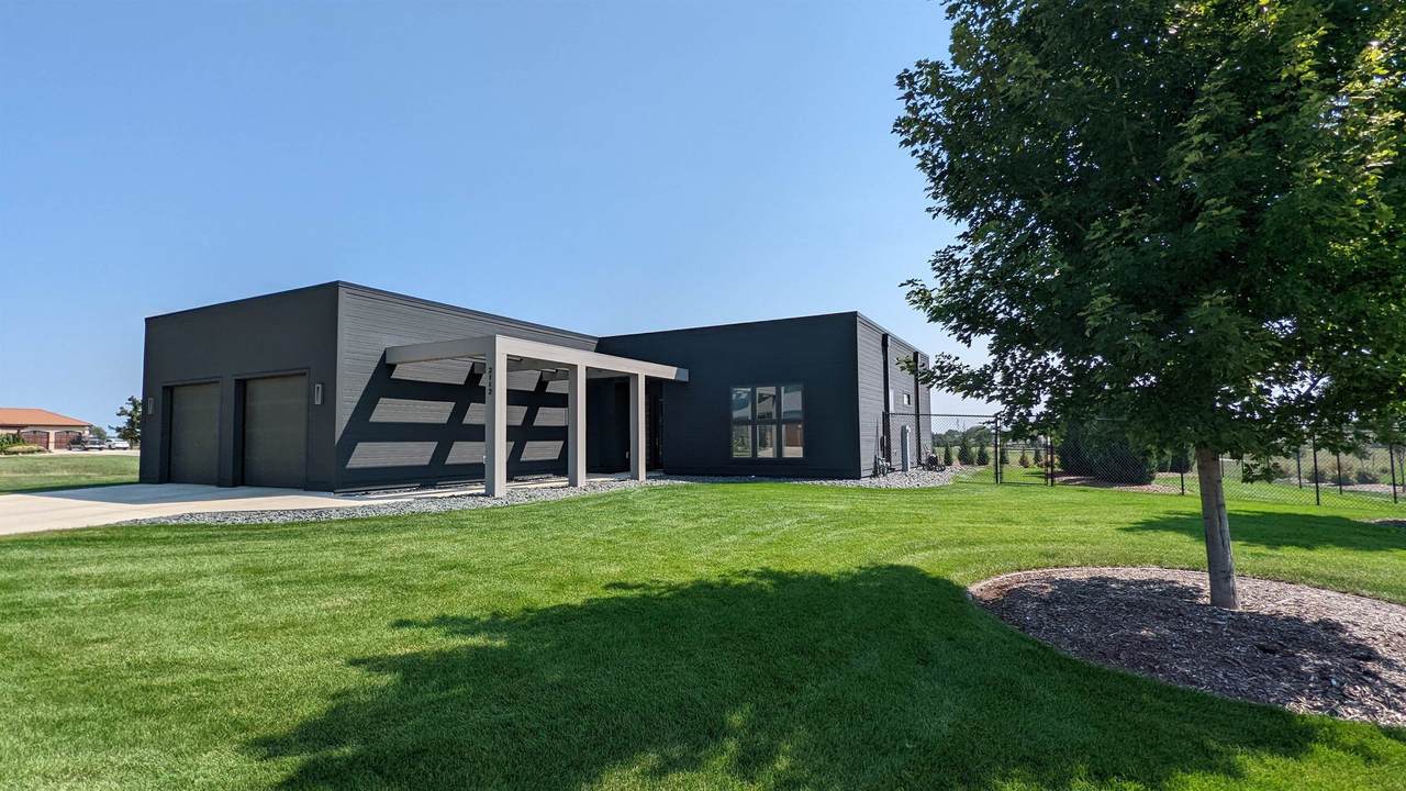 2112 22nd Ave West - Photo 1