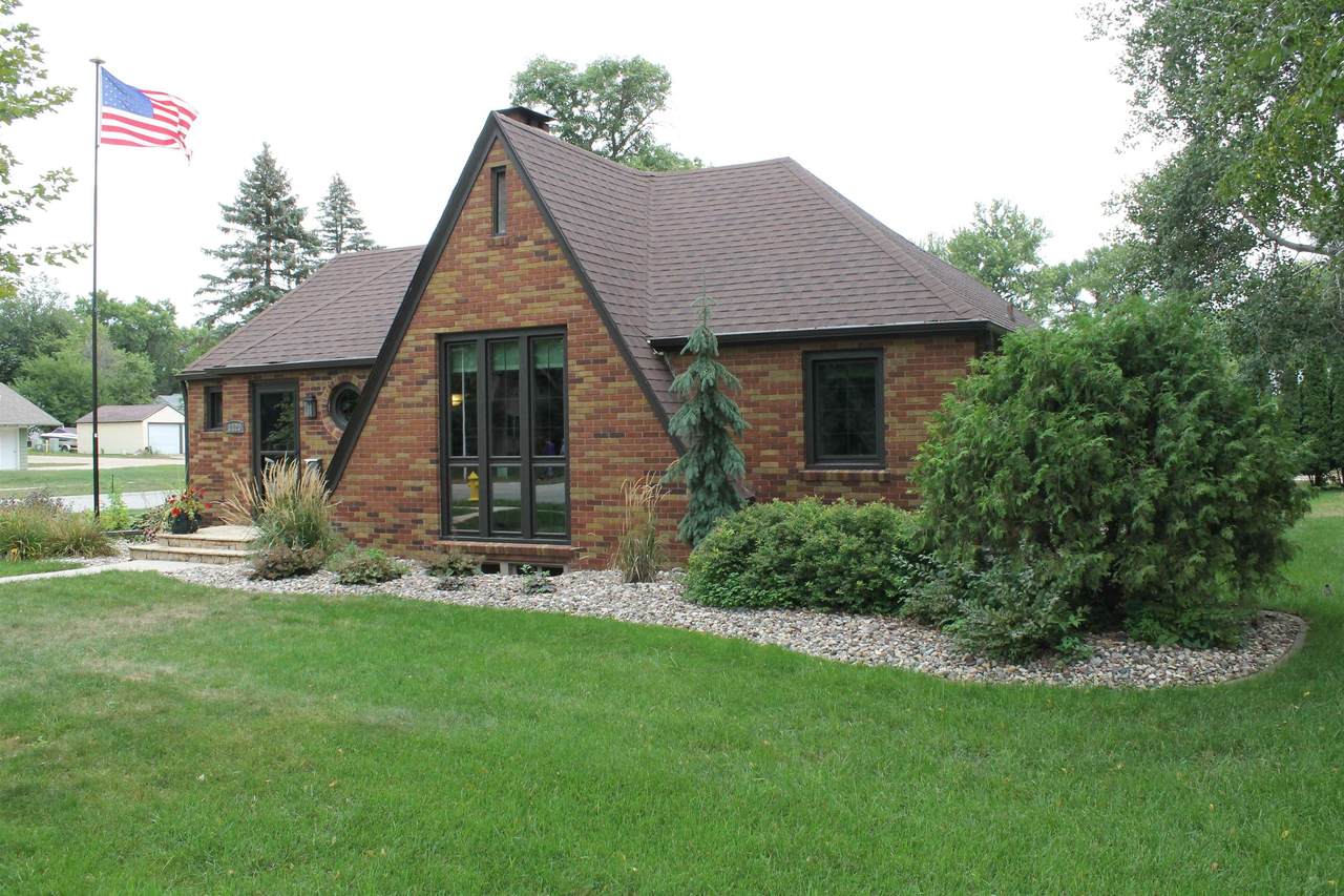 1120 4th Avenue - Photo 1