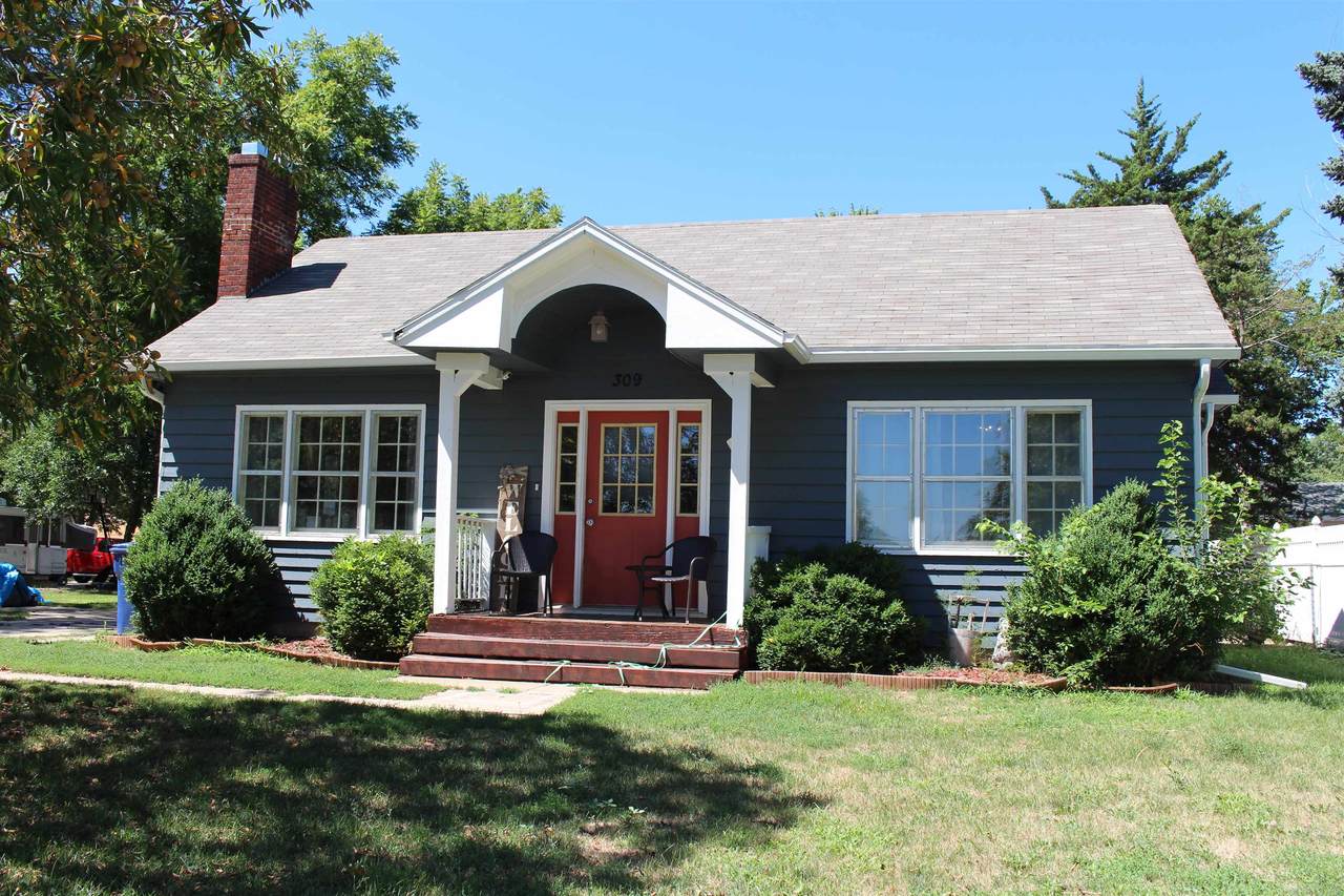 309 10th Avenue - Photo 1