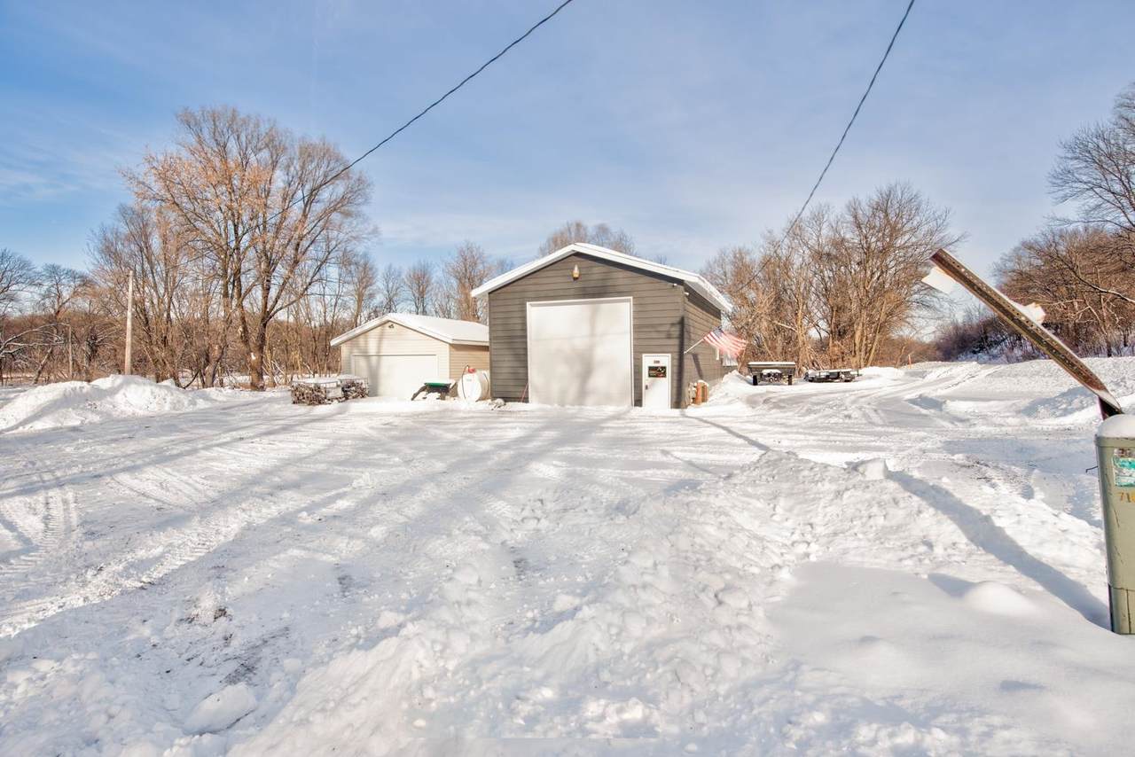320 Petersburg Dr - Photo 1