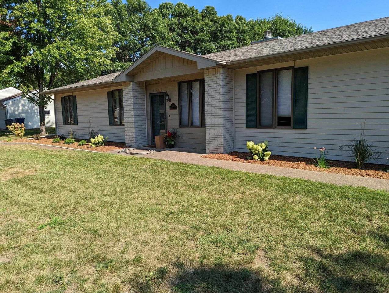 1502 Patricia Avenue - Photo 1