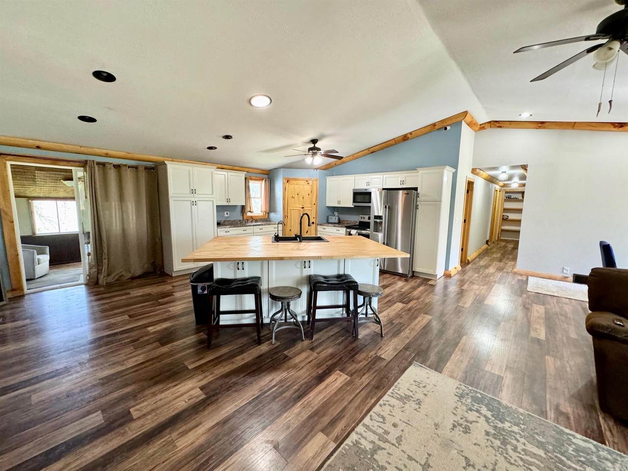 4367 350th Street, Emmetsburg, IA 50536 (MLS 240521) Integrity Real